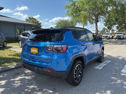 Used 2025 Jeep Compass Trailhawk AWD/4WD image 7