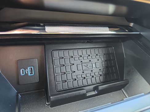 Used 2023 Ford F150 Lariat w/ Trailer Tow Package image 36