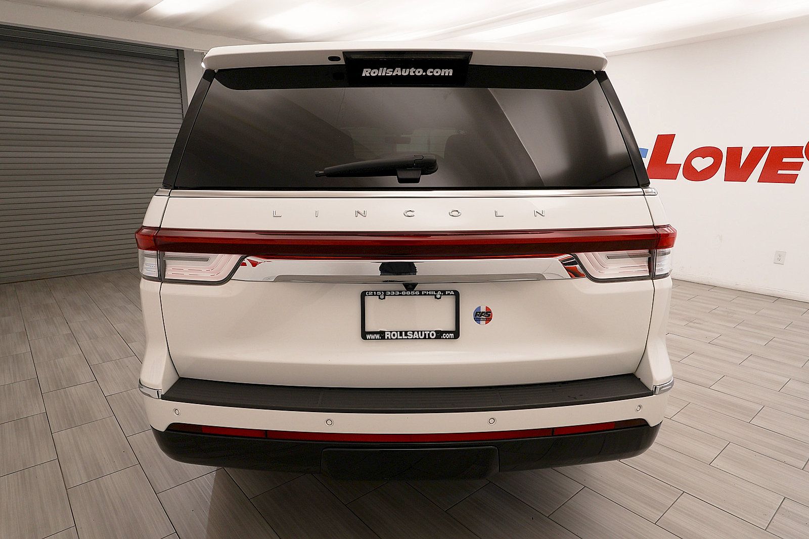 Used 2023 Lincoln Navigator Reserve AWD/4WD image 4