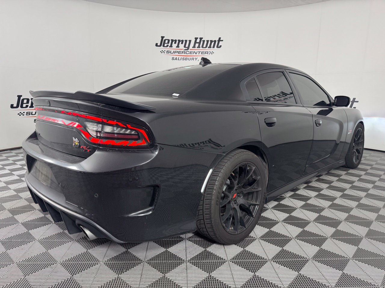 Used 2017 Dodge Charger R/T Scat Pack w/ Driver Confidence Group RWD image 7
