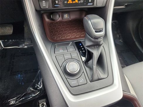 Used 2023 Toyota RAV4 Limited image 21