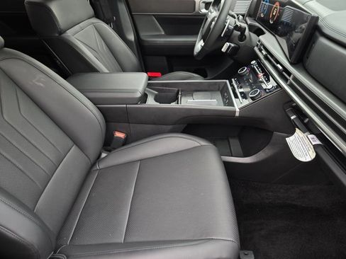 Used 2025 Hyundai Santa Fe SEL image 13