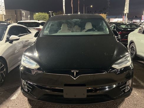 Used 2018 Tesla Model X 75D image 6