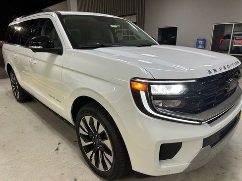 New 2025 Ford Expedition Max Platinum w/ Platinum Ultimate Package image 9