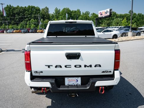 Used 2024 Toyota Tacoma TRD Off-Road w/ TRD Off Road Upgrade Package AWD/4WD image 8