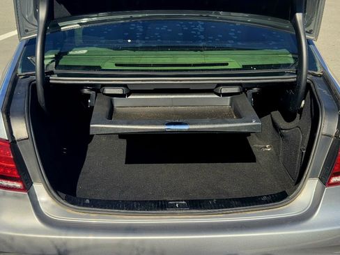 Used 2014 Mercedes-Benz E 250 BlueTEC Sedan image 11