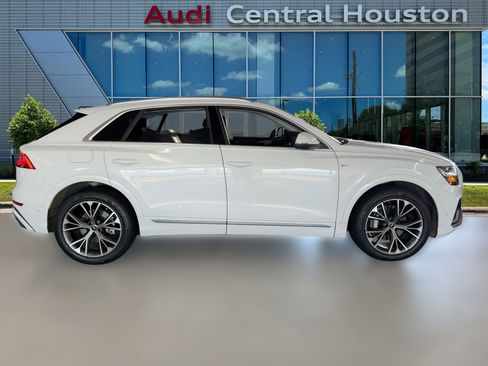 Certified 2023 Audi Q8 Prestige image 8