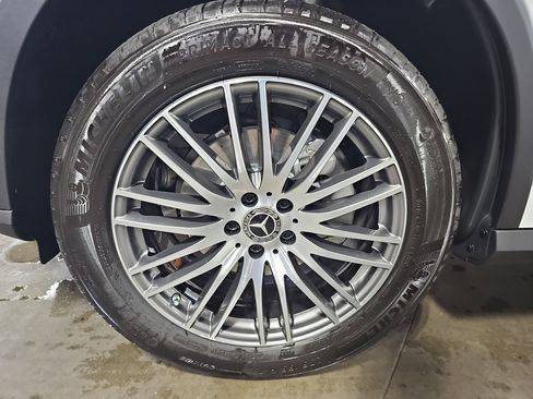 New 2026 Mercedes-Benz GLC 300 image 36