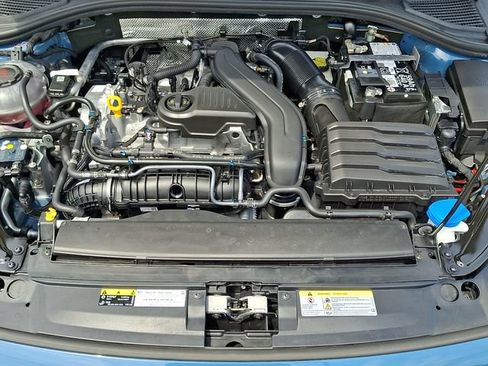 Used 2025 Volkswagen Jetta SE FWD image 28