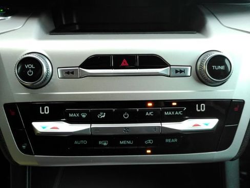 Used 2021 Ford Explorer XLT w/ Equipment Group 202A AWD/4WD image 46