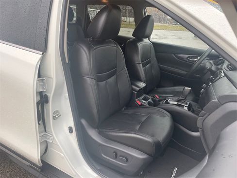 Used 2019 Nissan Rogue SL w/ Premium Package image 47