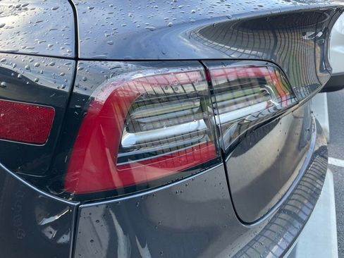 Used 2018 Tesla Model 3 Long Range image 8