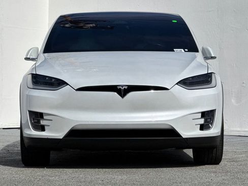 Used 2020 Tesla Model X Long Range image 8