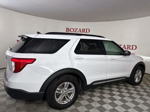 Used 2021 Ford Explorer XLT w/ Equipment Group 202A image 9