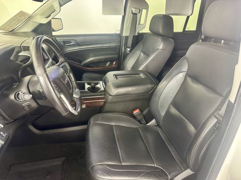 Used 2018 GMC Yukon SLT w/ HD Trailering Package AWD/4WD image 13