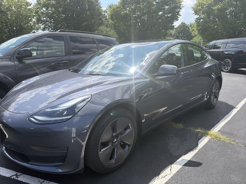 Used 2023 Tesla Model 3 Standard Range RWD image 3