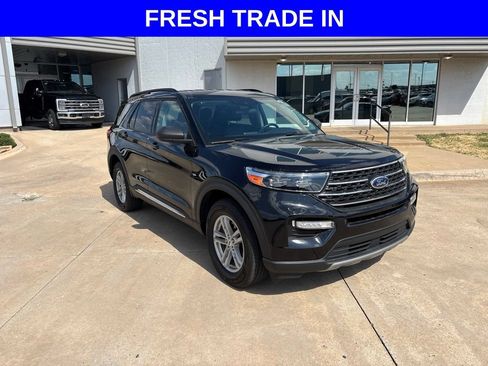 Used 2024 Ford Explorer XLT w/ Equipment Group 202A AWD/4WD image 1