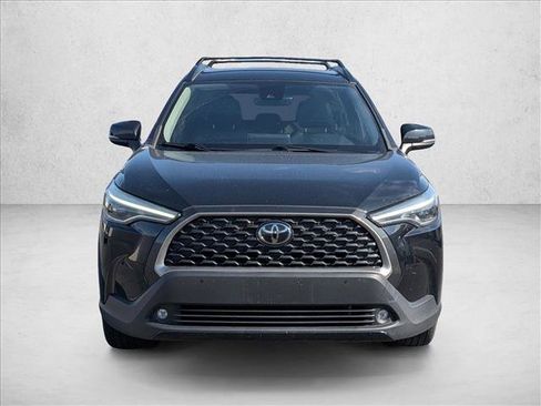 Used 2022 Toyota Corolla Cross XLE AWD/4WD image 2