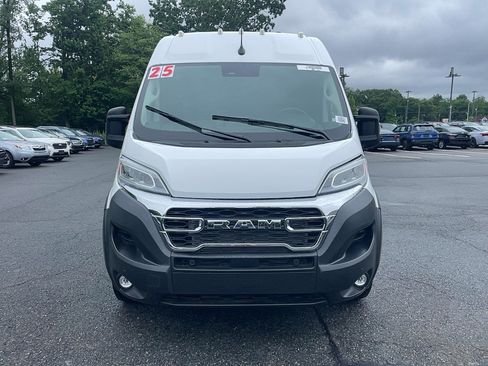 Used 2025 RAM ProMaster 3500 w/ Quick Order Package 22G SLT FWD image 2