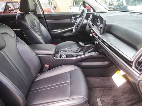 Certified 2024 Kia Sorento S w/ Panoramic Sunroof Package FWD image 18