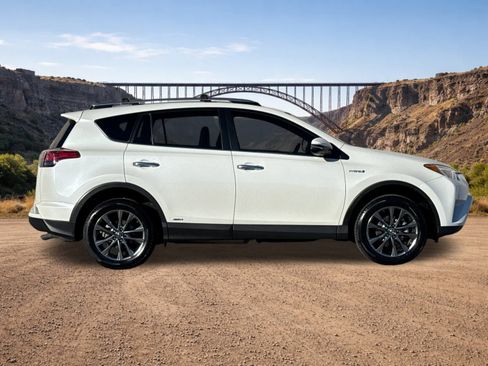 Used 2018 Toyota RAV4 Limited image 2