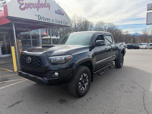 Used 2020 Toyota Tacoma TRD Sport image 1