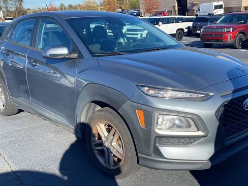 Used 2021 Hyundai Kona SE image 1
