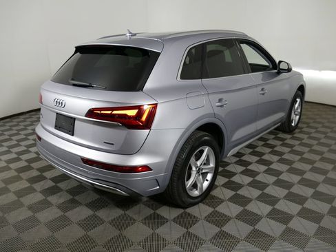 Used 2023 Audi Q5 2.0T Premium w/ Convenience Package AWD/4WD image 3