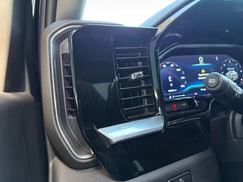 Used 2022 Chevrolet Silverado 1500 LT w/ LPO, Dark Essentials Package RWD image 19