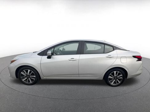 Used 2025 Nissan Versa SV FWD image 9