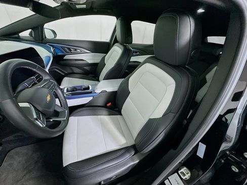 Used 2025 Chevrolet Equinox EV LT FWD image 13