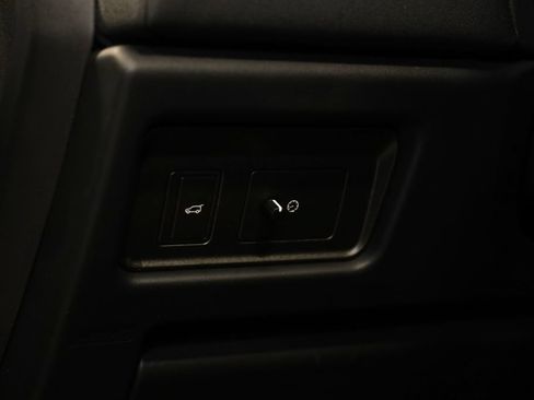 Used 2018 Land Rover Range Rover Evoque SE AWD/4WD image 18