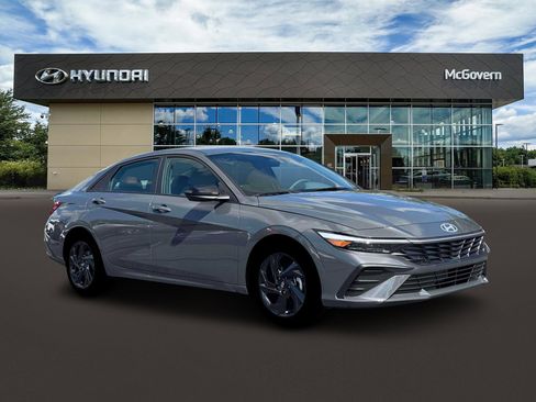 New 2026 Hyundai Elantra Sport FWD image 10