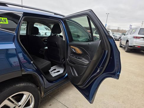 Used 2019 GMC Terrain SLE w/ Driver Convenience Package image 12