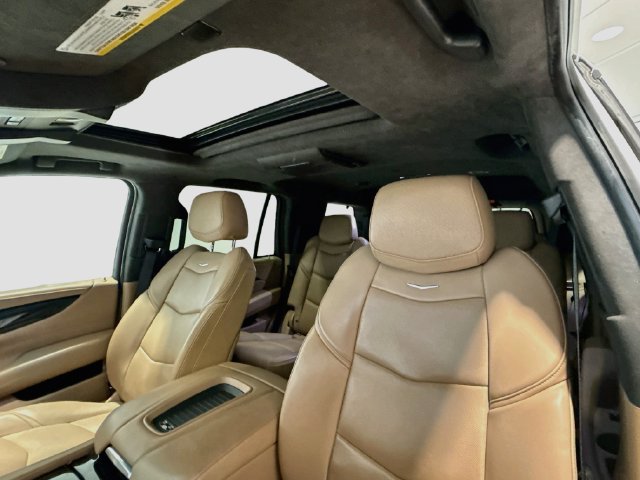 Used 2020 Cadillac Escalade Platinum AWD/4WD image 19