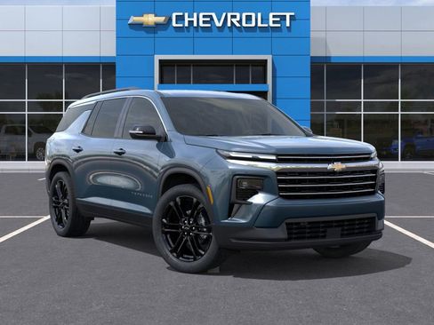 Used 2026 Chevrolet Traverse LT w/ Driver Confidence Package FWD image 46