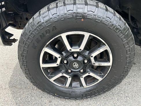 Used 2015 Toyota Tundra SR5 w/ TRD Off Road Package AWD/4WD image 9