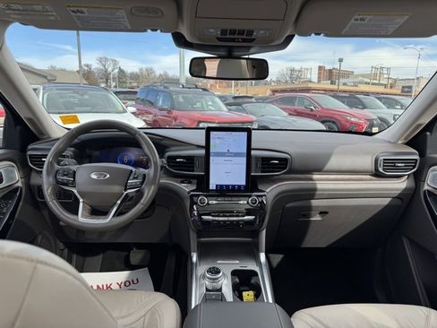 Used 2023 Ford Explorer Platinum w/ Technology Package image 19