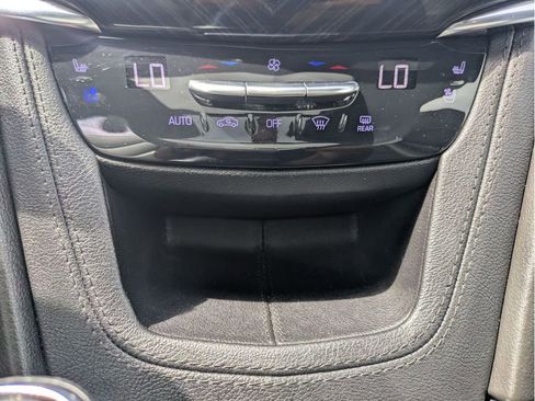 Used 2022 Cadillac XT6 Premium Luxury AWD/4WD image 24