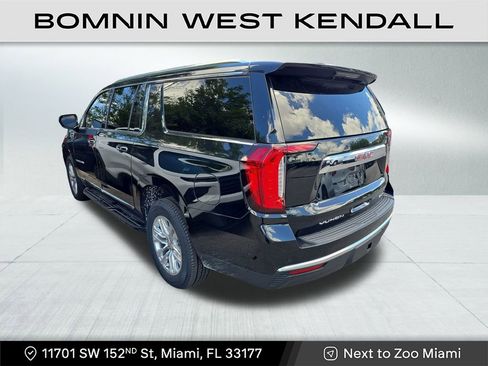 Used 2023 GMC Yukon XL SLT image 3