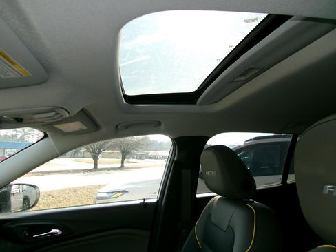 New 2026 Chevrolet Trax ACTIV w/ Sunroof Package image 23