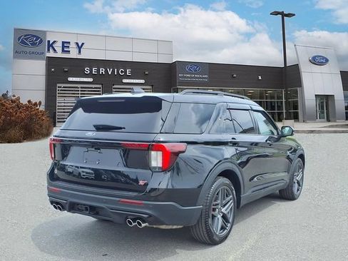 Used 2025 Ford Explorer ST AWD/4WD image 5