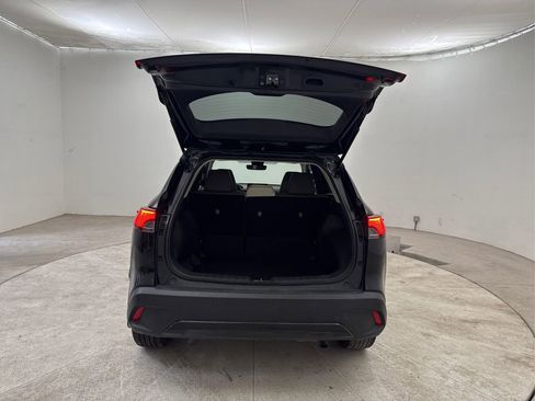 Used 2022 Toyota Corolla Cross XLE FWD image 22