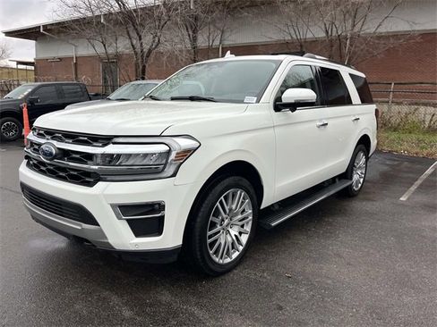 Used 2023 Ford Expedition Limited image 7