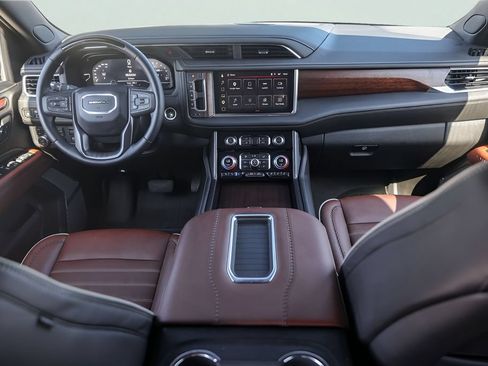 Used 2023 GMC Yukon Denali Ultimate AWD/4WD image 32
