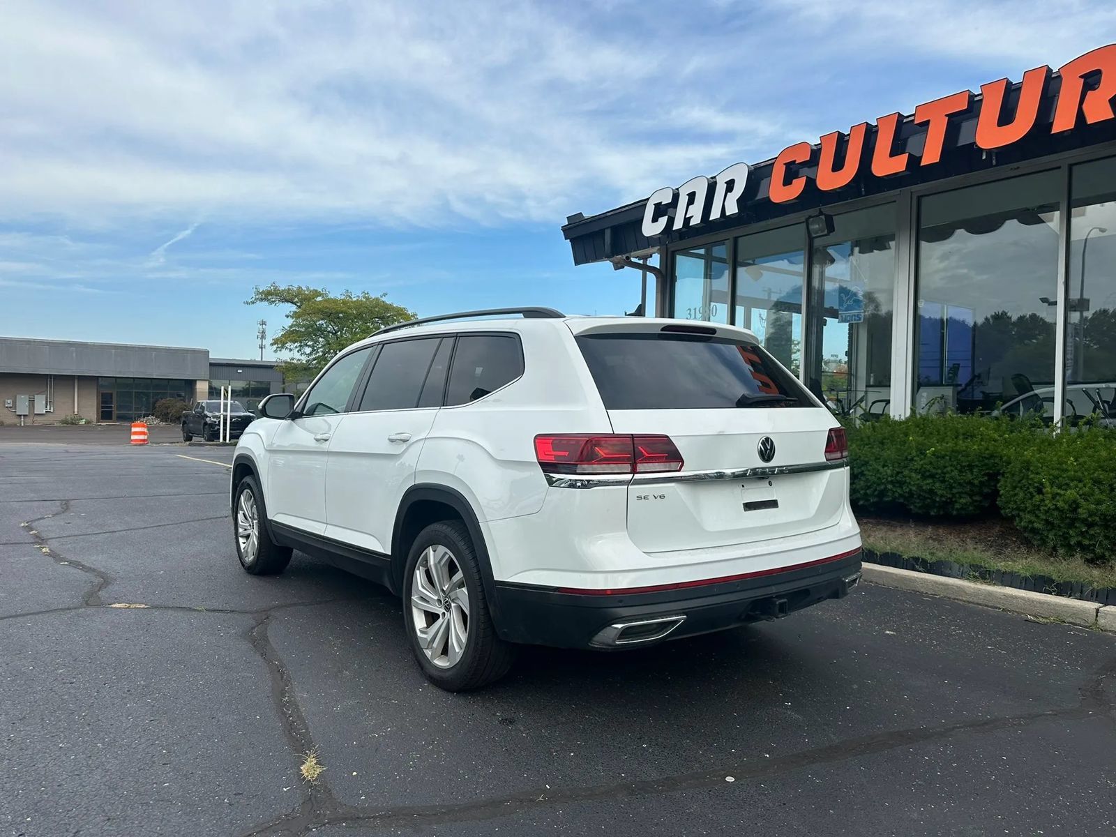 Used 2021 Volkswagen Atlas SE w/ Panoramic Sunroof Package FWD image 6