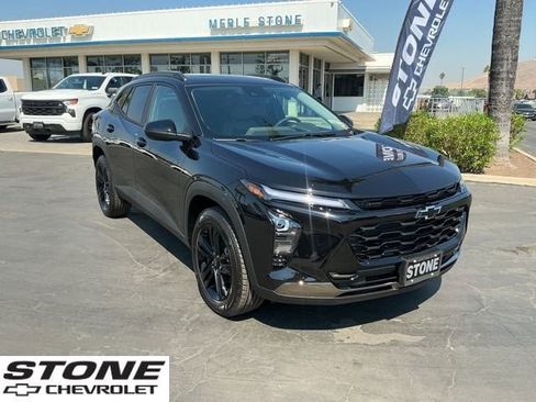 New 2026 Chevrolet Trax ACTIV w/ Sunroof Package FWD image 1