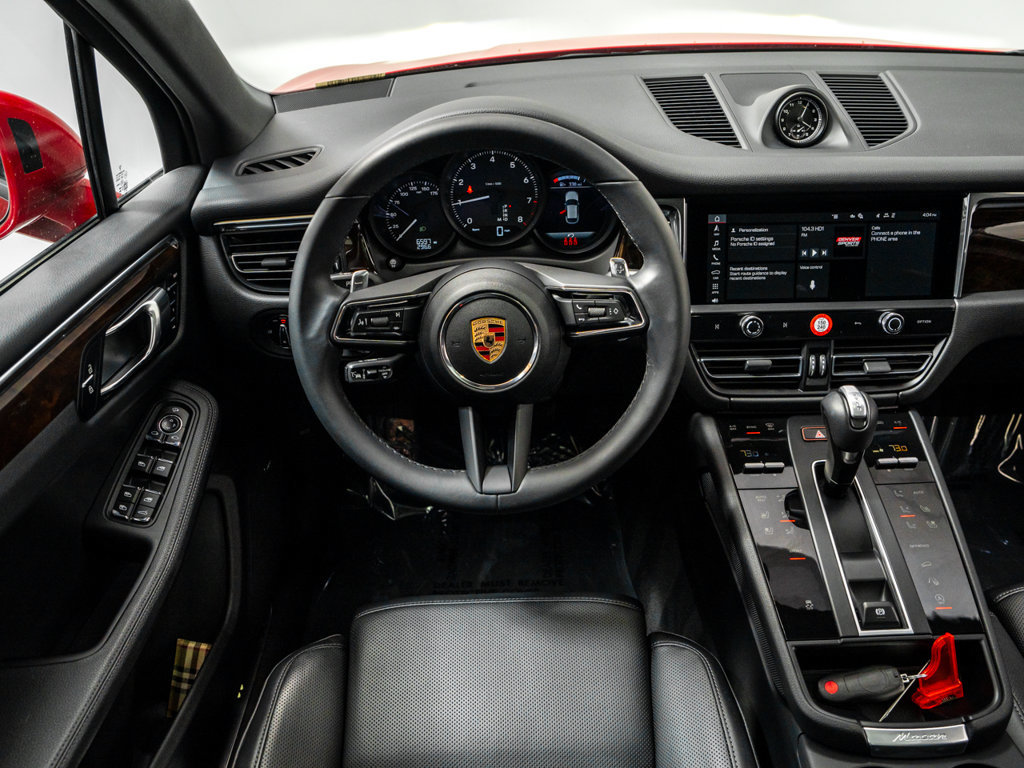 Used 2025 Porsche Macan AWD/4WD image 14