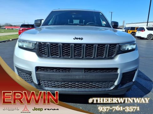 Certified 2024 Jeep Grand Cherokee L Laredo image 2