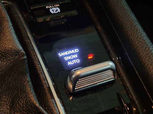 Used 2024 Jeep Compass Latitude image 31